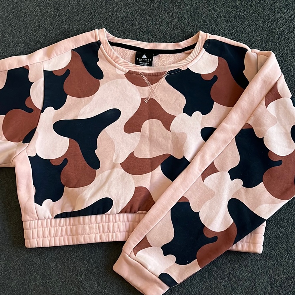 Balance Athletica Camo Print Long Sleeve Crop Top